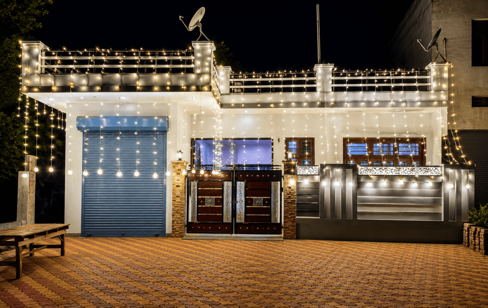 Jago Night Festive Lighting & Props